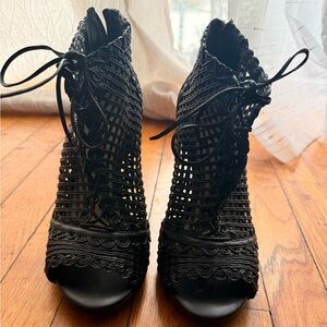 Jessica Simpson Black Rendy Heels